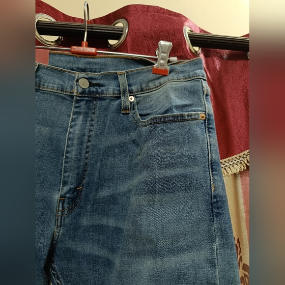 Levi's - Picture 2 of 5